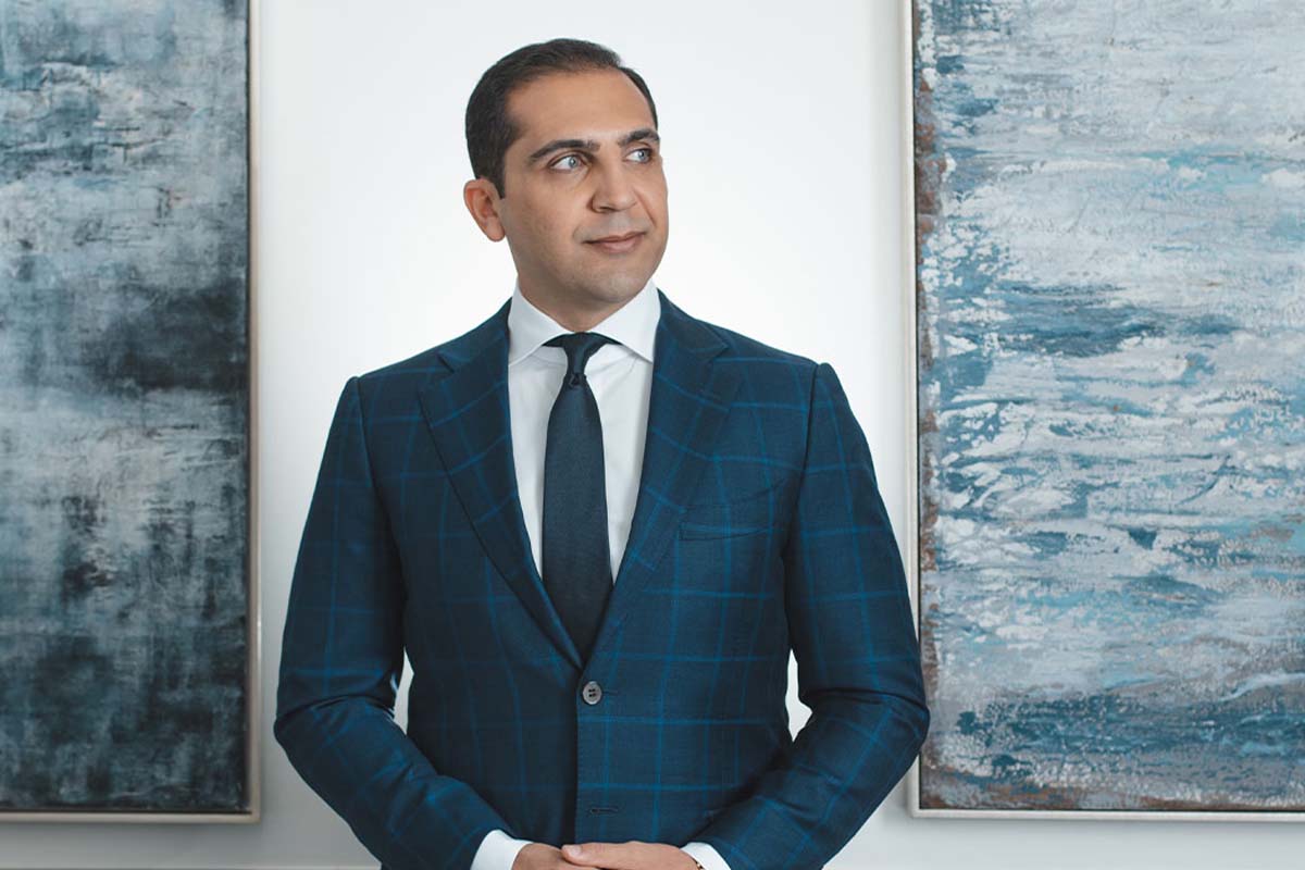 Dr. Frank Lalezar, an expert at performing mommy makeover surgeries in NYC